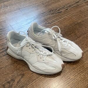 New Balance 327 sneakers